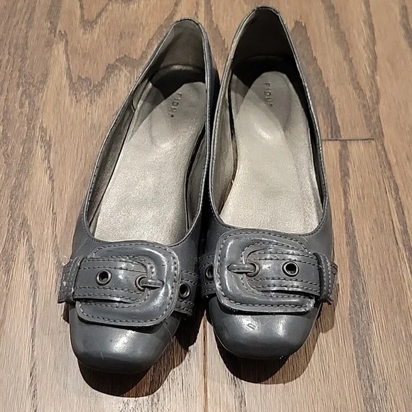 Grey Ballet flats - Picture 1 of 3